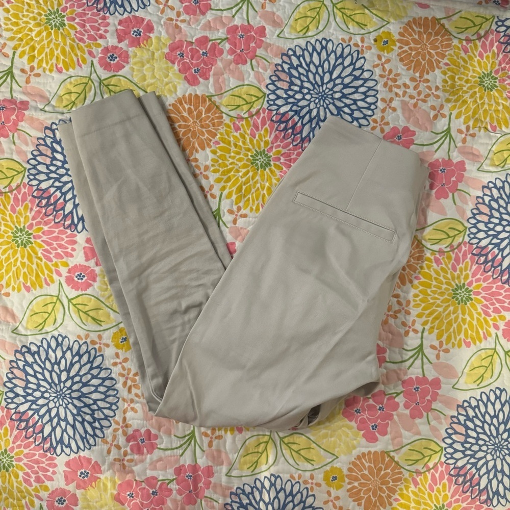 Women’s size 4 old navy khaki